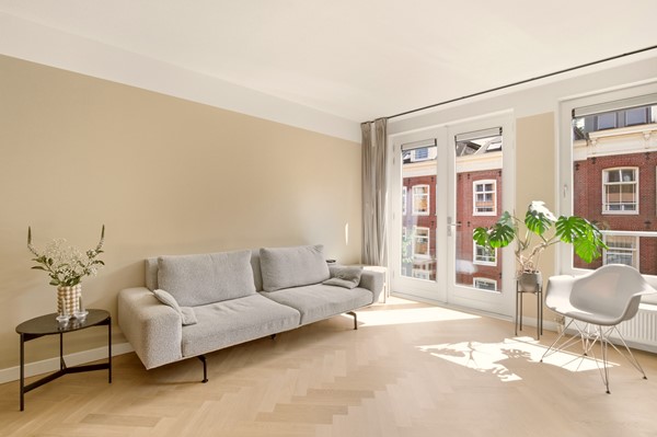 Medium property photo - Van Oldenbarneveldtstraat 52H, 1052 KC Amsterdam